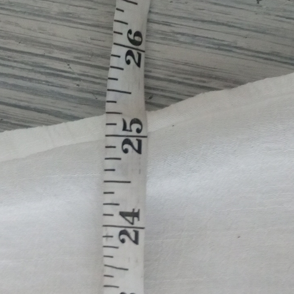 white lightweight vacation summertime dress - Picture 4 of 7